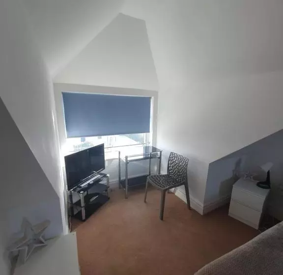 Majatalo Beautiful Ensuite Beachfront Room Worthing Homestay