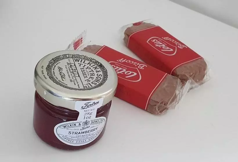 Majatalo Beautiful Ensuite Beachfront Room Worthing Homestay