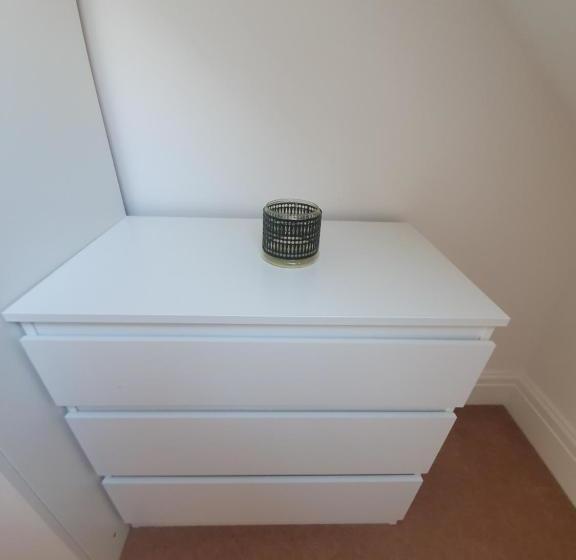 بنسيون Beautiful Ensuite Beachfront Room Worthing Homestay