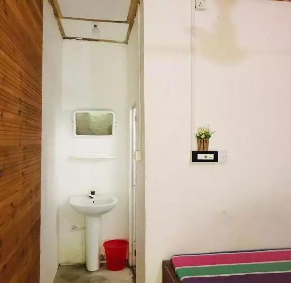 Walkers Hostel