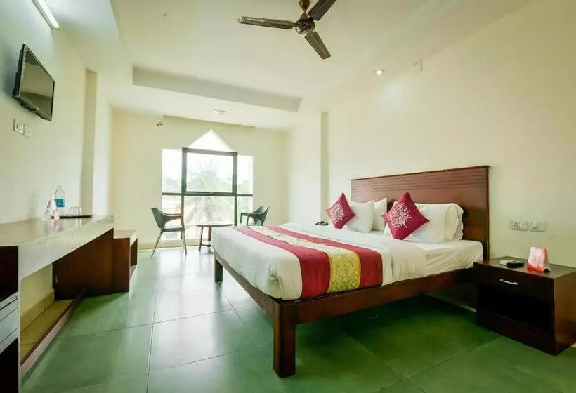 Hotelli Oyo 15226 Crystal Residency