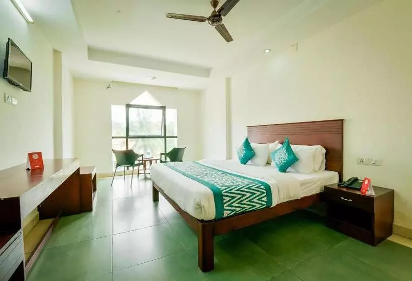 Hotelli Oyo 15226 Crystal Residency
