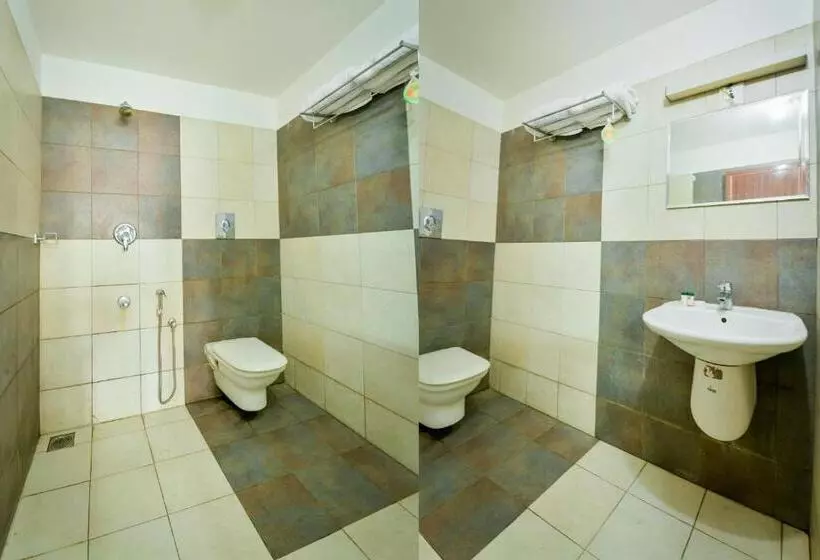 Hotelli Oyo 15226 Crystal Residency