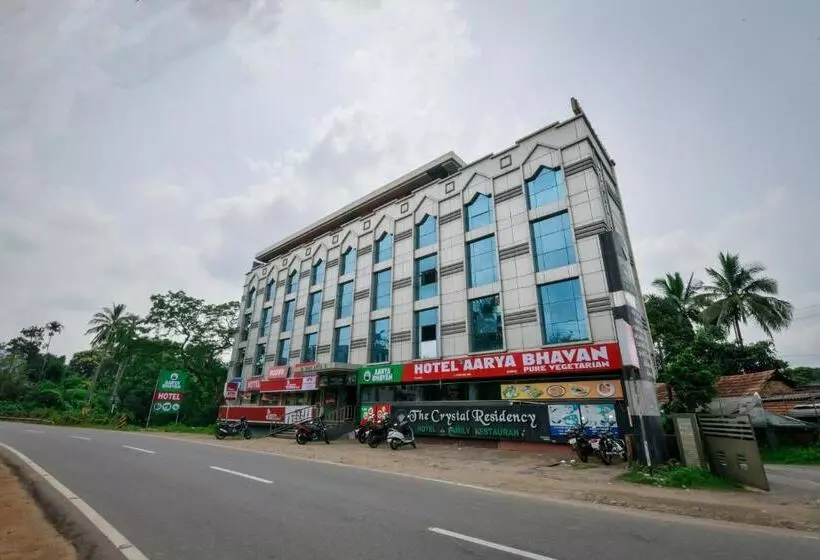 Hotelli Oyo 15226 Crystal Residency