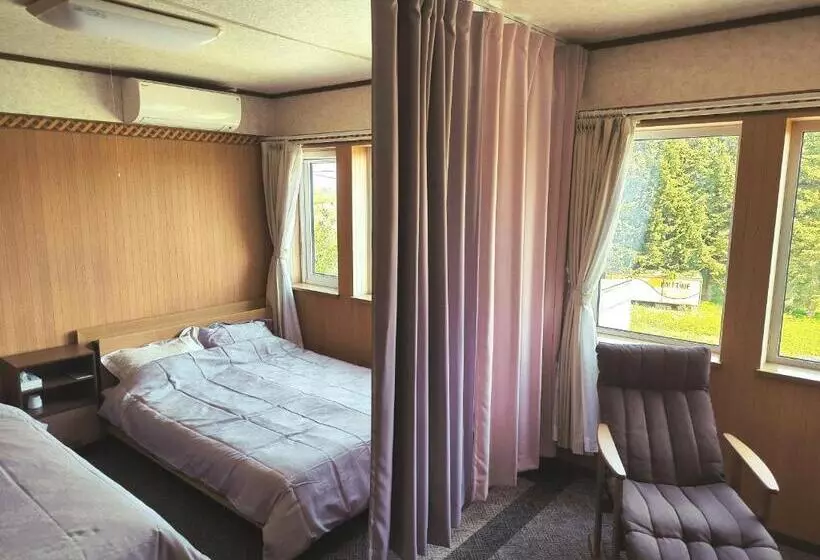 Retkeilymaja Other Side House