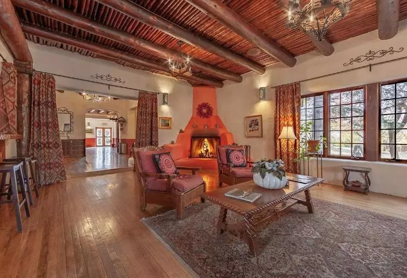 Отель Blue Sky Retreat At San Geronimo Lodge