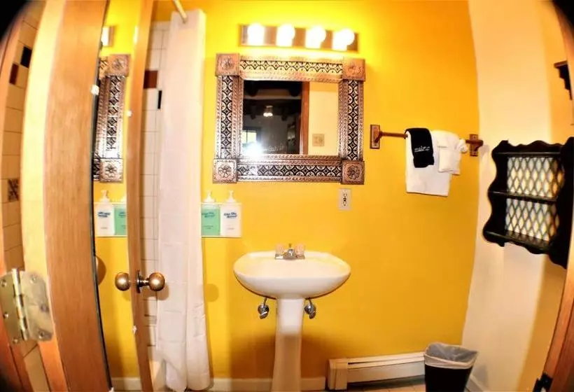 Отель Blue Sky Retreat At San Geronimo Lodge