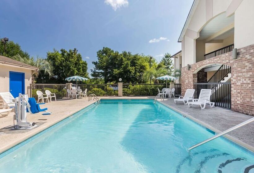 Hotel Howard Johnson By Wyndham Savannah Ga