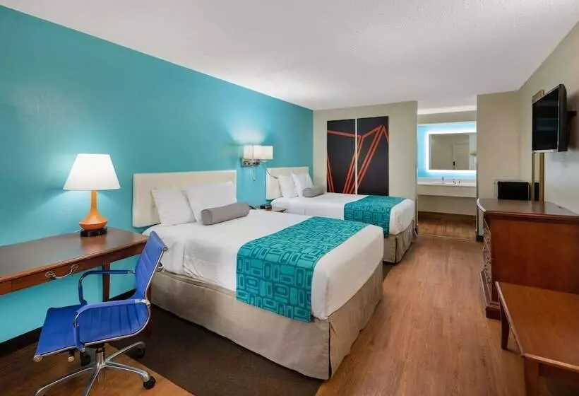 Отель Howard Johnson By Wyndham Savannah Ga