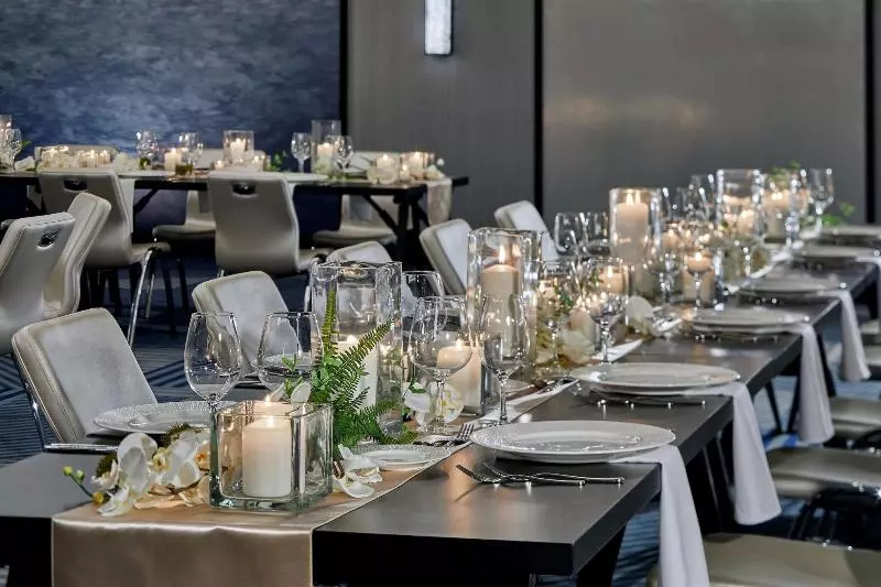 בית מלון כפרי Le Méridien St. Louis Clayton