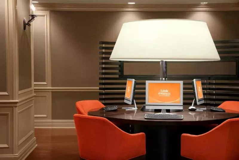 בית מלון כפרי Le Méridien St. Louis Clayton