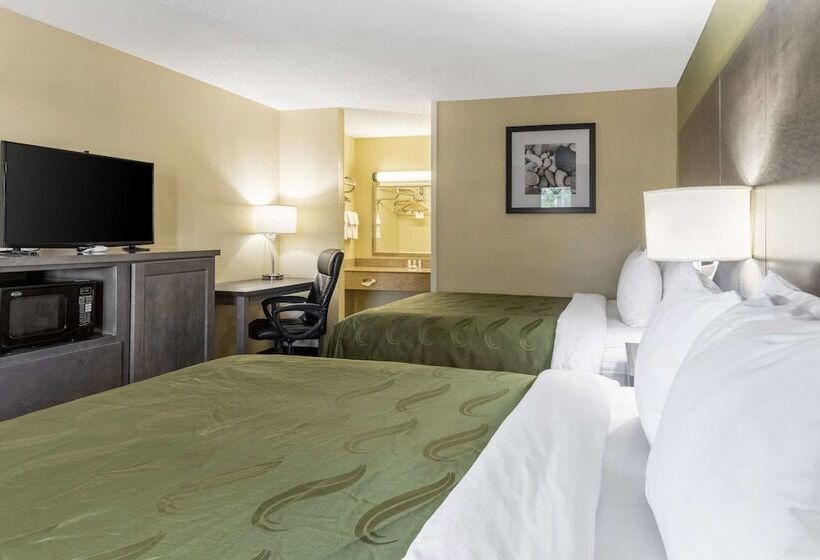 בית מלון כפרי Quality Inn