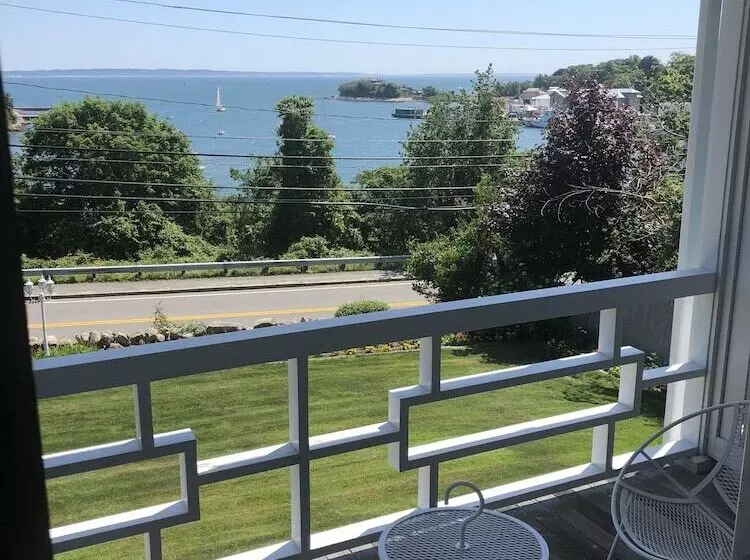 Отель Sands Of Time Motor Inn & Harbor House