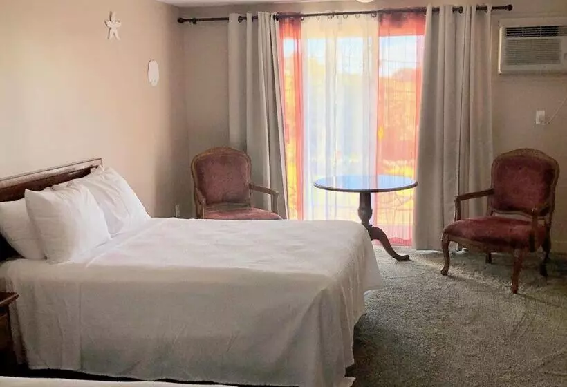 Отель Sands Of Time Motor Inn & Harbor House