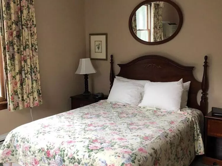 Отель Sands Of Time Motor Inn & Harbor House