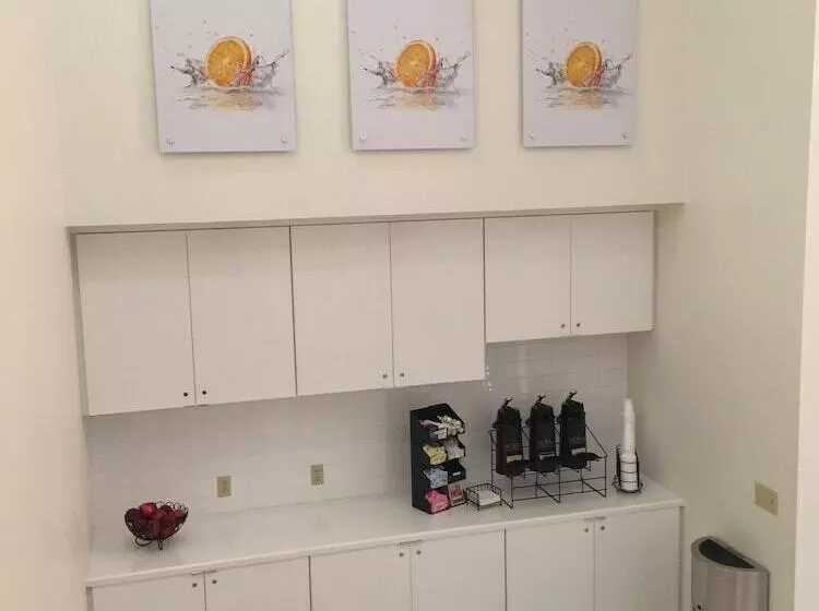 فندق Schoenbrunn Inn