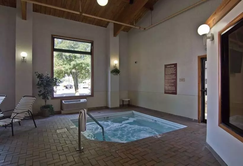 فندق Schoenbrunn Inn