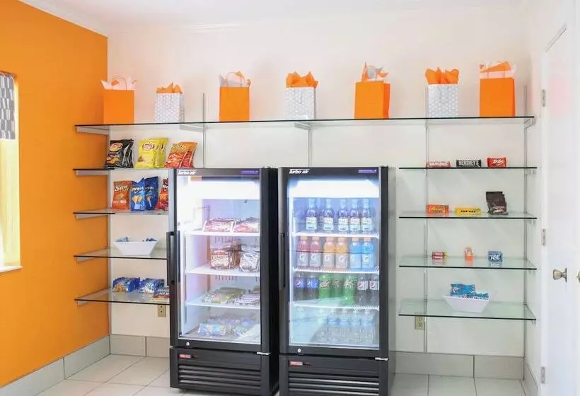 فندق Schoenbrunn Inn