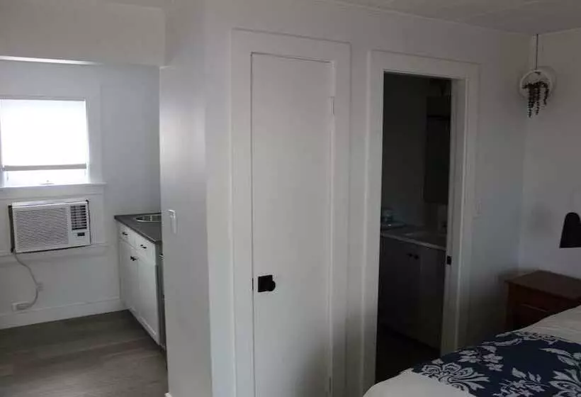 בית מלון כפרי Sea Latch Inn