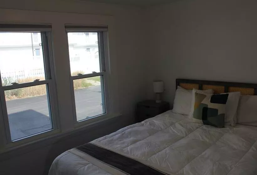 בית מלון כפרי Sea Latch Inn