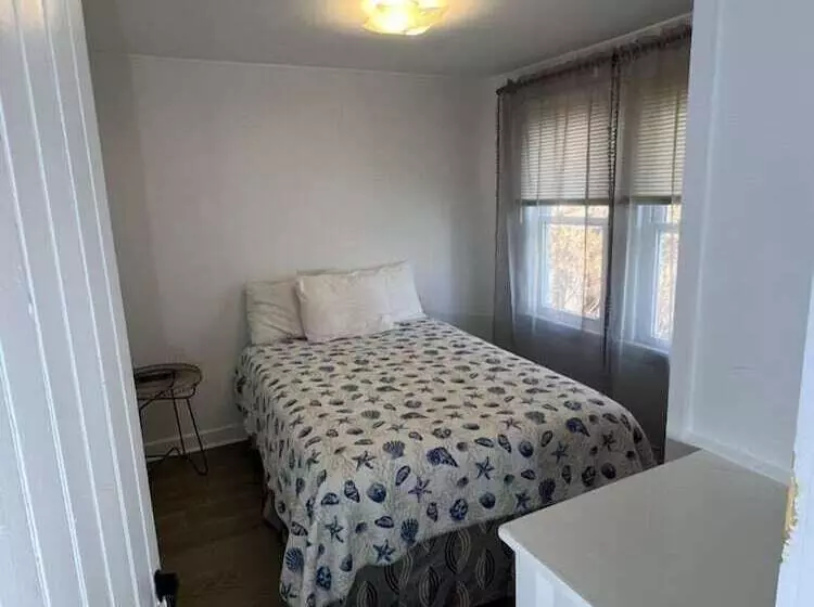 בית מלון כפרי Sea Latch Inn