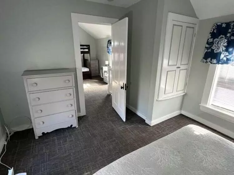 בית מלון כפרי Sea Latch Inn