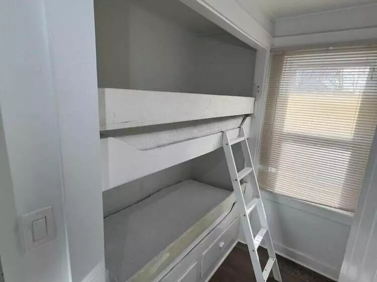 בית מלון כפרי Sea Latch Inn