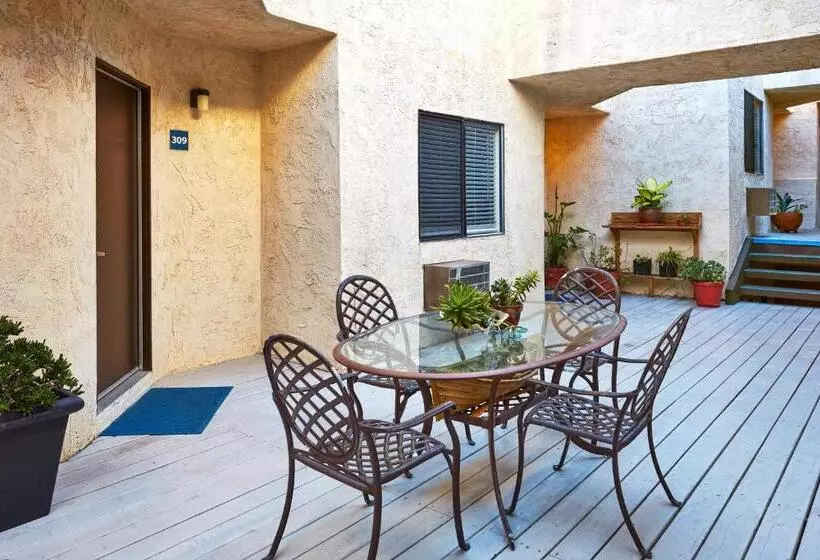 فندق Seaport Village Inn, Avalon