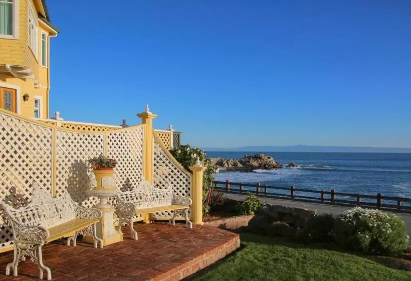 Отель Seven Gables Inn On Monterey Bay, A Kirkwood Collection