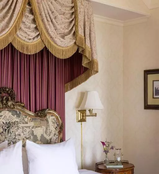 Отель Seven Gables Inn On Monterey Bay, A Kirkwood Collection