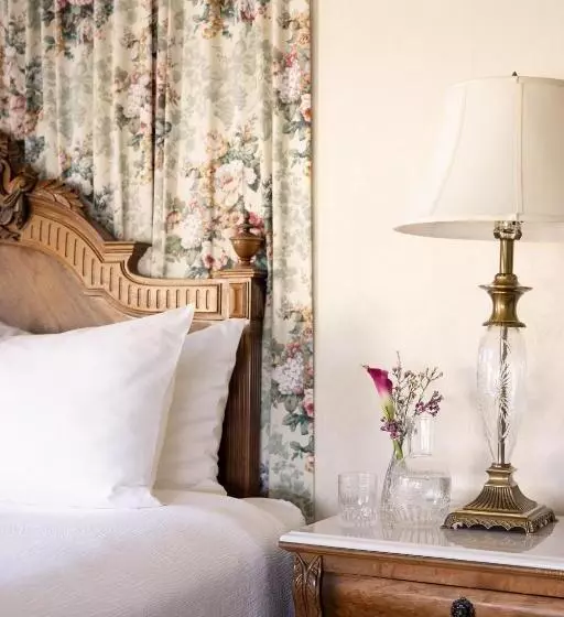 Отель Seven Gables Inn On Monterey Bay, A Kirkwood Collection