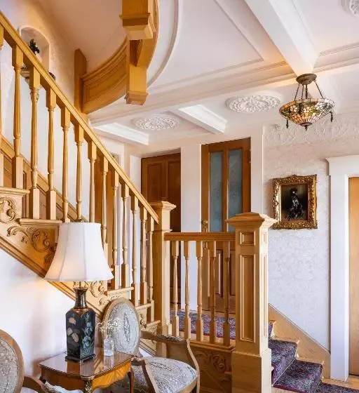 Отель Seven Gables Inn On Monterey Bay, A Kirkwood Collection