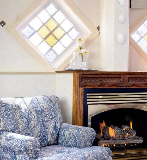 Отель Seven Gables Inn On Monterey Bay, A Kirkwood Collection