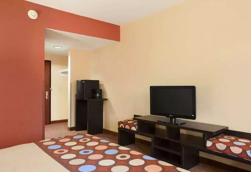 هتل Super 8 By Wyndham Pennsville/wilmington