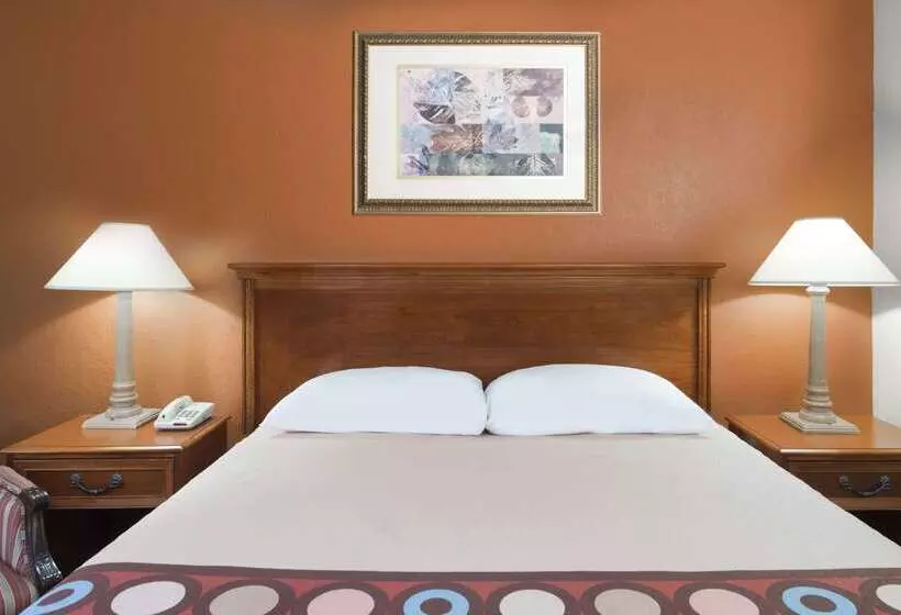 ホテル Super 8 By Wyndham Taylorville Il