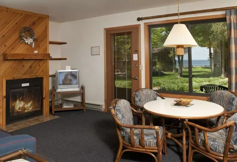 בית מלון כפרי The Shallows Resort