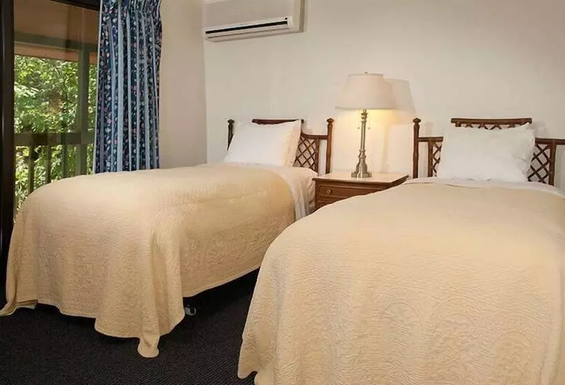 בית מלון כפרי The Shallows Resort