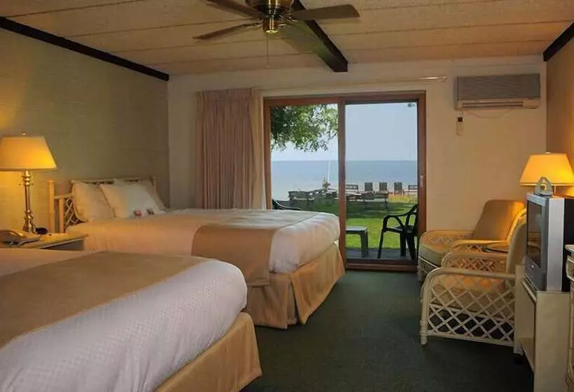 בית מלון כפרי The Shallows Resort