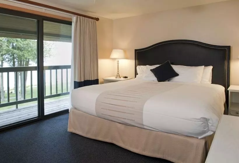 בית מלון כפרי The Shallows Resort