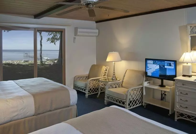 בית מלון כפרי The Shallows Resort