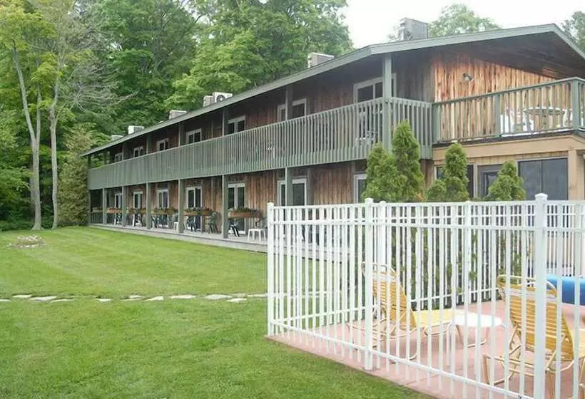 בית מלון כפרי The Shallows Resort