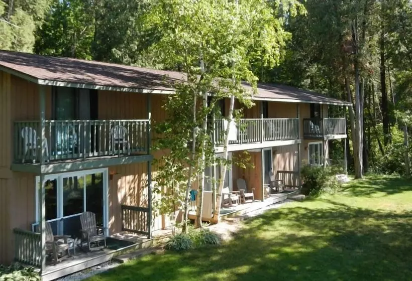 בית מלון כפרי The Shallows Resort