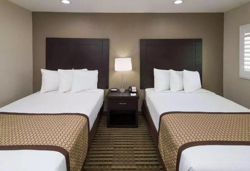 汽车旅馆  Days Inn By Wyndham El Centro