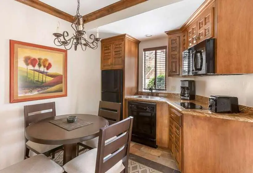 استراحتگاه Hilton Vacation Club Sedona Summit