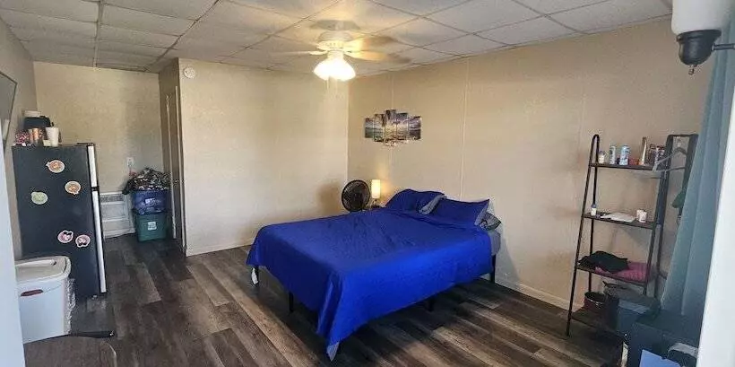 모텔 Sebastian Gardens Inn & Suites