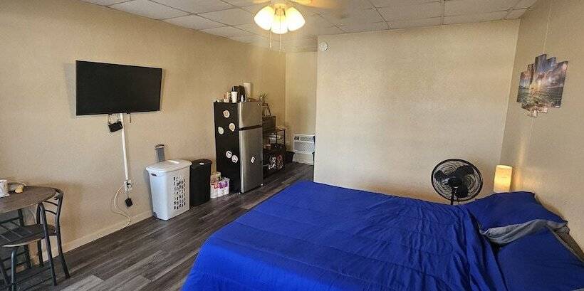 Motel Sebastian Gardens Inn & Suites