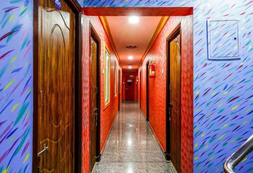 Hotelli Oyo 62405 Ken Residency