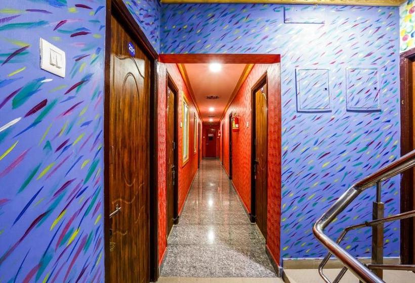 Hotelli Oyo 62405 Ken Residency