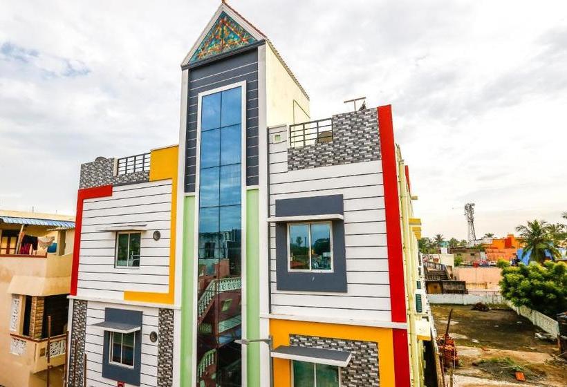 Hotelli Oyo 62405 Ken Residency