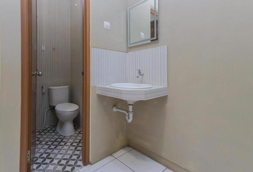 בית מלון כפרי Reddoorz Near Bg Junction Surabaya